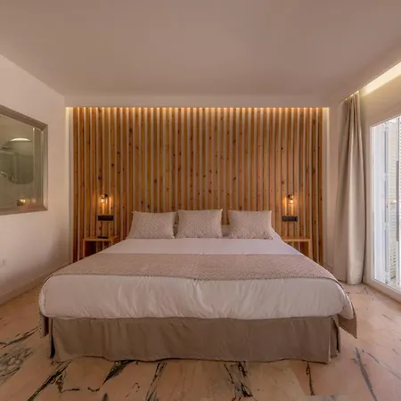 Boutique Sibarys - Adults Recommended