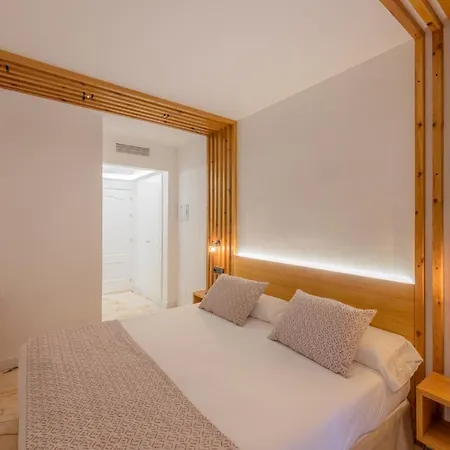 Boutique Sibarys - Adults Recommended